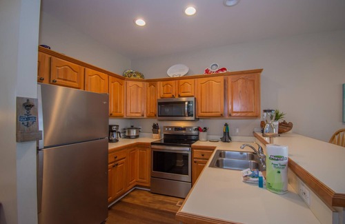 Bonito Boathouses Casa | Charleston-Style Row House featured on HGTV w/ WiFi & Creek Views