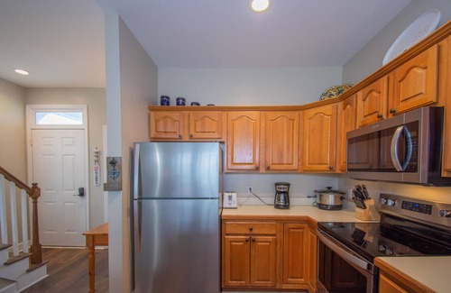 Bonito Boathouses Casa | Charleston-Style Row House featured on HGTV w/ WiFi & Creek Views