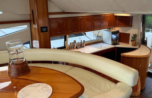 Charleston Alquiler De Eote | Charleston’s best private luxury accommodation: welcome aboard Lady Sadie.