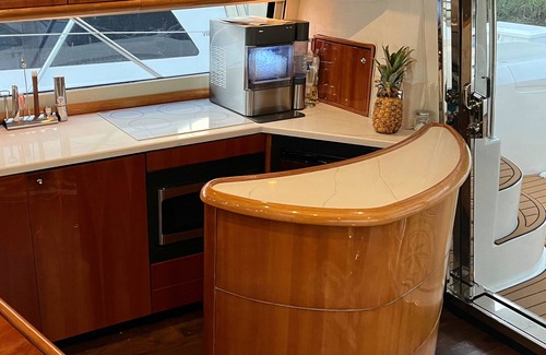 Charleston Alquiler De Eote | Charleston’s best private luxury accommodation: welcome aboard Lady Sadie.