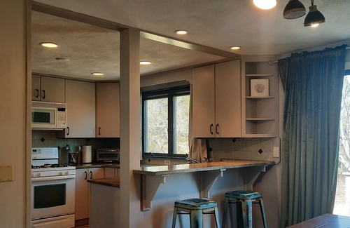 Charlestown Casa | Charlestown Beaches 5-bedroom house Seafood Rhythm and blues Festival