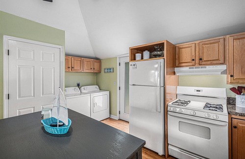 Charlevoix Casa | Charlevoix Home, Huge yard, Tons of parking, Privacy, Walk to Town, Quiet!