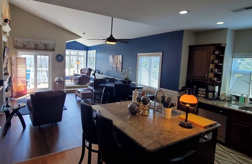 Charlevoix Condominio | ** CAMAS DE LUJO / TINA CALIENTE ** NUEVA CASA ** Descuentos LEO / MIL / EMS **
