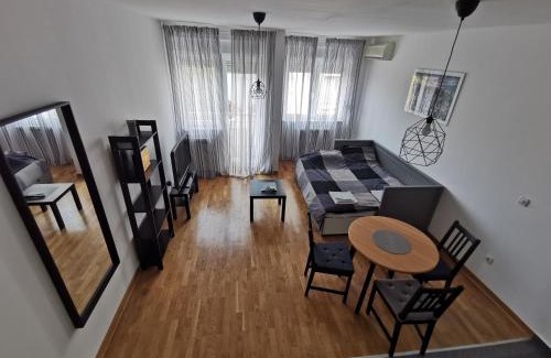 Zvezdara Apartamento | Charlie Aviv Park