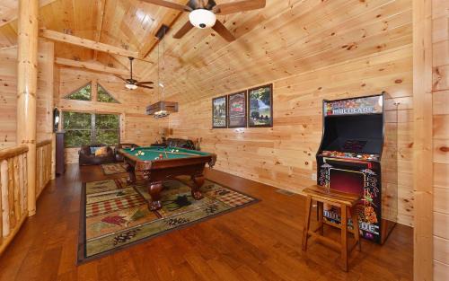 Sevierville Villa | Charlie Browns Cabin