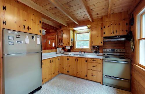 Beaver Cove Casa | Charloon Cabin