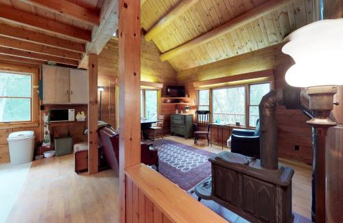 Beaver Cove Casa | Charloon Cabin