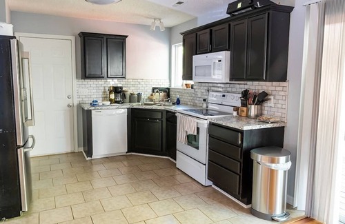 Charlotte Casa | Charlotte Escape with hot tub