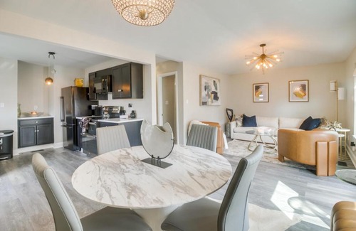Charlotte Casa | Charlotte Gem with Deck and Community Amenities