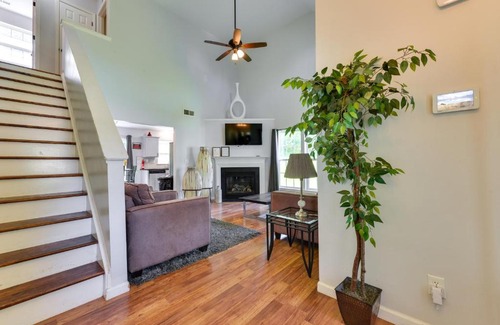 Charlotte Casa | Charlotte Home about 9 Mi to Bank of America Stadium!