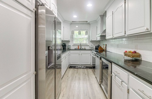 Wesley Heights Casa | Charlotte Home w/ Yard - Near Spectrum Center!
