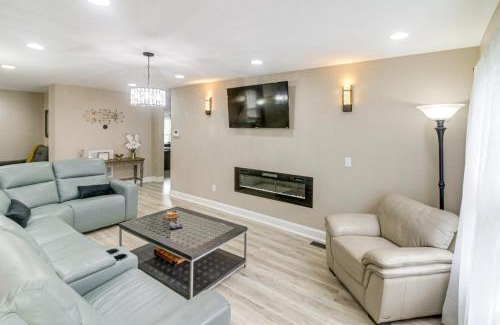 Wesley Heights Casa | Charlotte Home with Yard - Near Spectrum Center!
