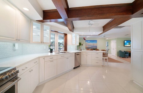 Edgewater Casa | Charlotte House Waterfront Getaway - 3 Min Walk to the Beach!