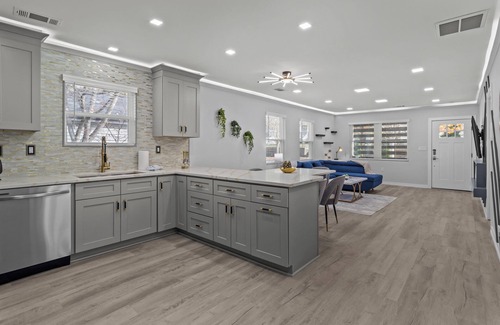 Charlotte Casa | Charlotte Retreat Luxury 4BR Heaven