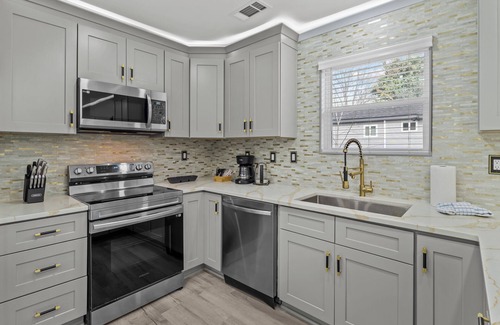 Charlotte Casa | Charlotte Retreat Luxury 4BR Heaven