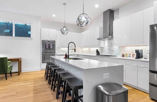 North Charlotte Casa | Charlotte's Modern Luxe Home - Your Stylish Haven