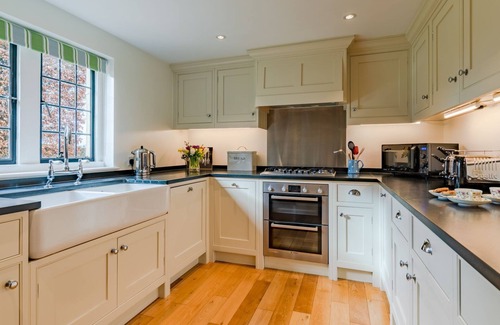 Tetbury Cabaña | Charlton Down Cottage - Westonbirt - Pet Friendly