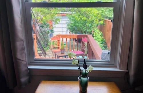 Northeast Casa | Charm and Comfort in Capitol Hill