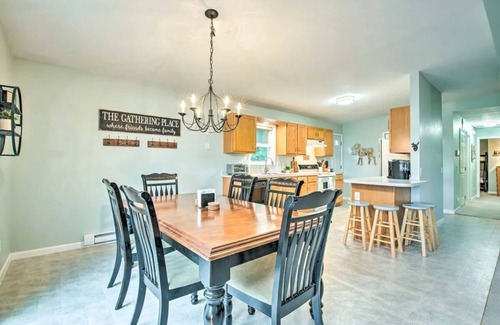 Union Dale Casa | Charm by the Lake! Elk Mountain Lake house & Ski lodge.