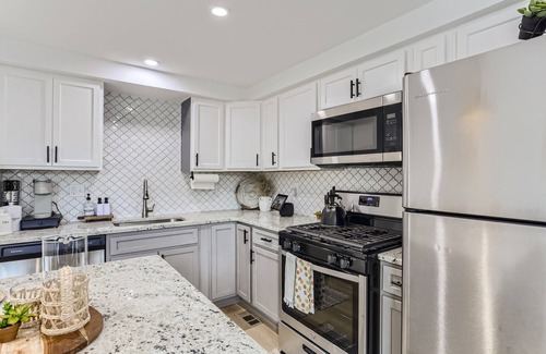 Downtown Baltimore Casa | Charm City Charmer - Boho Zen Minutes to Harbor and Downtown!
