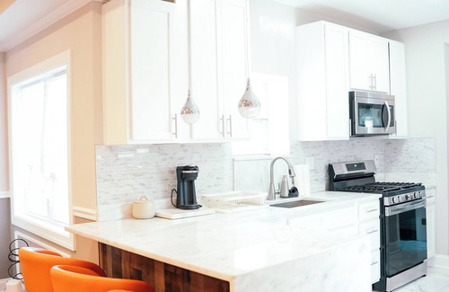 Ashburton Casa | Charm City Luxury 4 Bedroom Brick Home