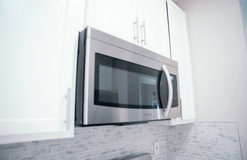 Ashburton Casa | Charm City Luxury 4 Bedroom Brick Home
