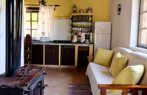 San Bartolome de Tirajana Cabaña | Casa Rural Las Colmenas: Tranquilidad y espléndidas vistas en Cercado