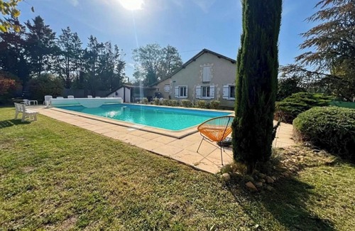 La Boissiere-d’Ans Casa | Charmante Maison en Pierres Apparentes Avec Piscine Privée , Jacuzzi , Wifi