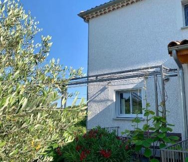 Saint-Etienne-de-Fontbellon Cama Y Desayuno | Charmante chambre dans une maison de campagne
