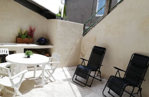 Saint-Julien-de-Cassagnas Casa | Charmante Maison Avec Cour Proche Thermes et Lieux Touristiques
