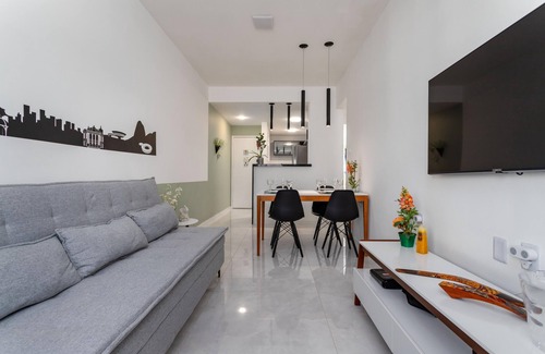 Zona Sul Apartamento | Charm in Botafogo Well Decorated Sct1202