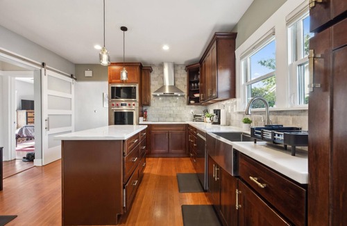 Northside Casa | Charm & Modern 1920s Craftsman Vintage Comfort