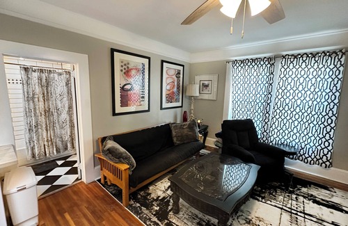 Mooresville Casa | Charm on Main Street