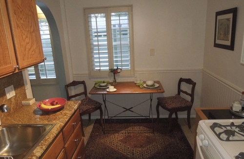Beachwood Canyon Apartamento | Charm. Privacy....and The Hollywood Sign