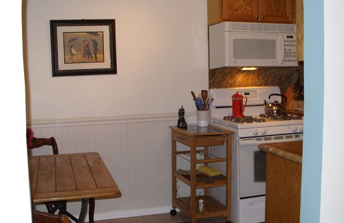 Beachwood Canyon Apartamento | Charm. Privacy....and The Hollywood Sign