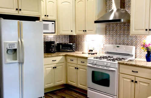 Capitol Hill Casa | Casa recientemente remodelada en el centro de Little Rock!