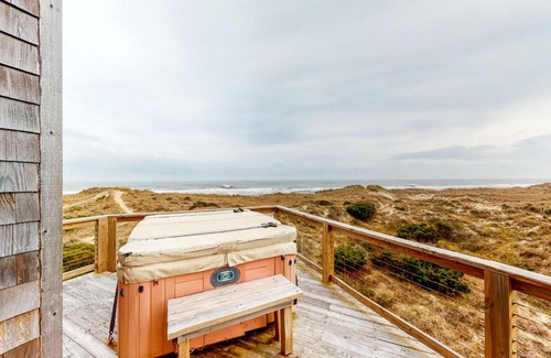 Hatteras Casa | Charma's Landmark