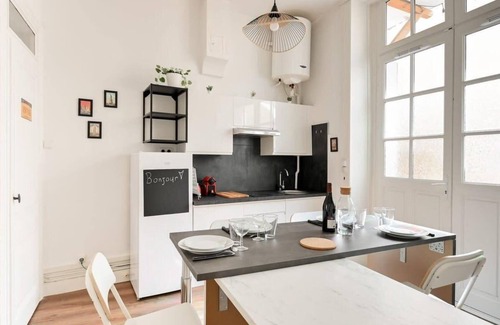 Gorge de Loup Apartamento | Charmant 2 pers atypique avec terrasse-métro ValmyCharming 2 people unique
