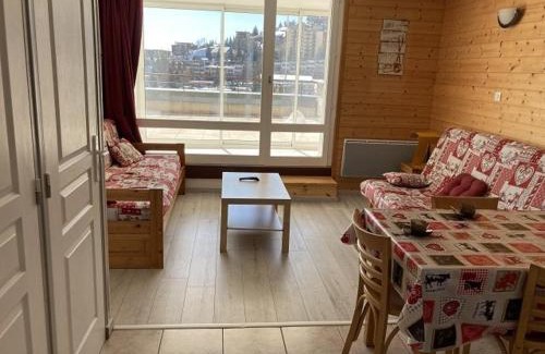 Orcieres-Merlette Apartamento | Charmant 2 pièces cabine avec véranda, terrasse exposée sud, proche des pistes et commerces, WiFi inclus - FR-1-262-76