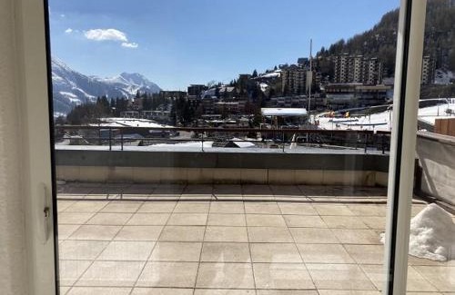Orcieres-Merlette Apartamento | Charmant 2 pièces cabine avec véranda, terrasse exposée sud, proche des pistes et commerces, WiFi inclus - FR-1-262-76