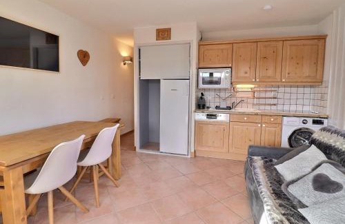 Les Allues Apartamento | Charmant 2 Pièces Cabine aux Allues - Résidence Calme avec Wifi - Proche Pistes et Commerces - FR-1-182-251