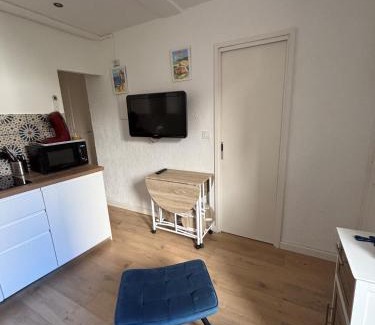 Sanary-sur-Mer Apartamento | Charmant 2 pièces sur le port avec parking gratuit et WIFI