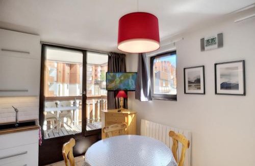 Les Bruyeres Apartamento | Charmant 2P rénové 4 pers, sud, balcon, ski aux pieds, Les Menuires - FR-1-178-137