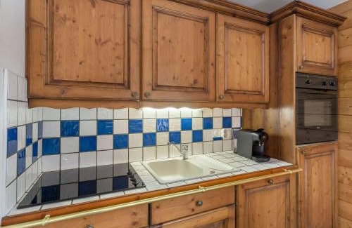 Meribel Village Apartamento | Charmant 3 pièces avec 2 chambres, terrasse, parking et Wi-Fi à Méribel - FR-1-566-61
