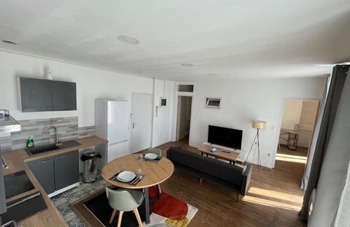 Perigueux Apartamento | Charmant appartement avec balcon proche du centre.