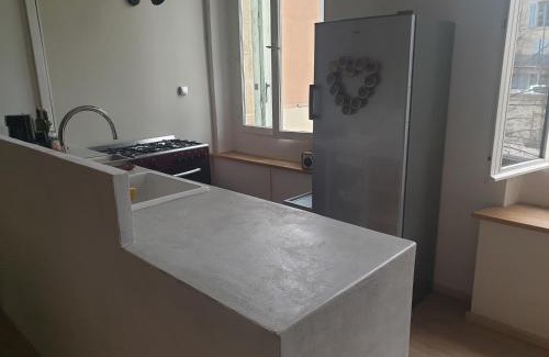 Lambesc Apartamento | Charmant appartement cœur village provençal