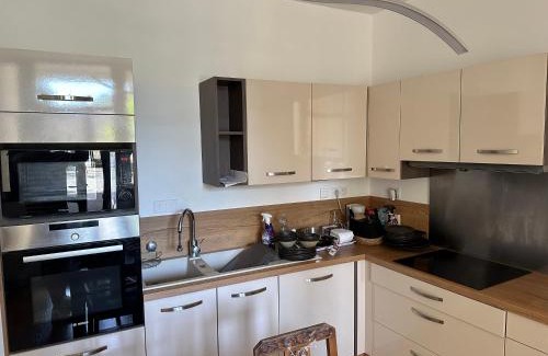 Bourgoin-Jallieu Apartamento | Charmant appartement en pierres
