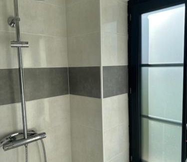 Bourgoin-Jallieu Apartamento | Charmant appartement en pierres