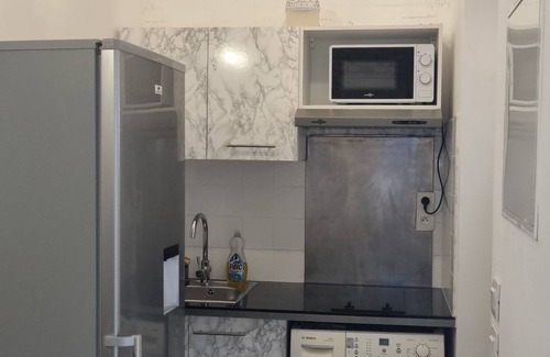 Livry-Gargan Apartamento | Charmant Appt 2 Pièces Cosy Jardin IDF Proche Parc des Expositions / Roissy CDG