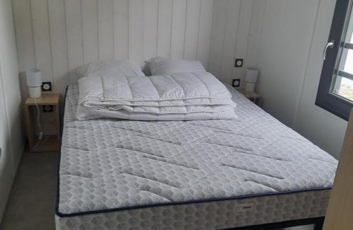 Guerande Chalet De Esquí | Charmant Chalet 3 Chambres avec Piscine Couverte à 10 min de la Plage de La Baule - FR-1-783-18